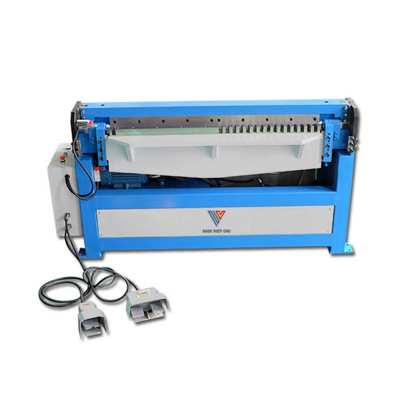 Hydraulic duct bending table