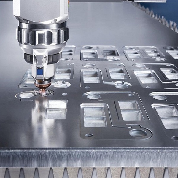 Cắt kim loại nên dùng máy laser Fiber hay CO2 10 cat laser