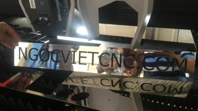 Máy Laser Fiber Bàn Đơn 13 z3518461211219 31b87a89c1f2d7ac5e3943d0b547d421